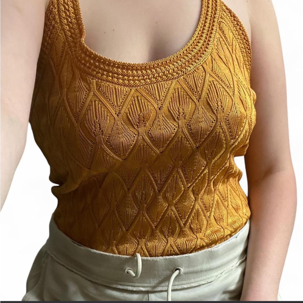 White House Black Market Mustard Textured Diamond Pattern Knit Tank Size M